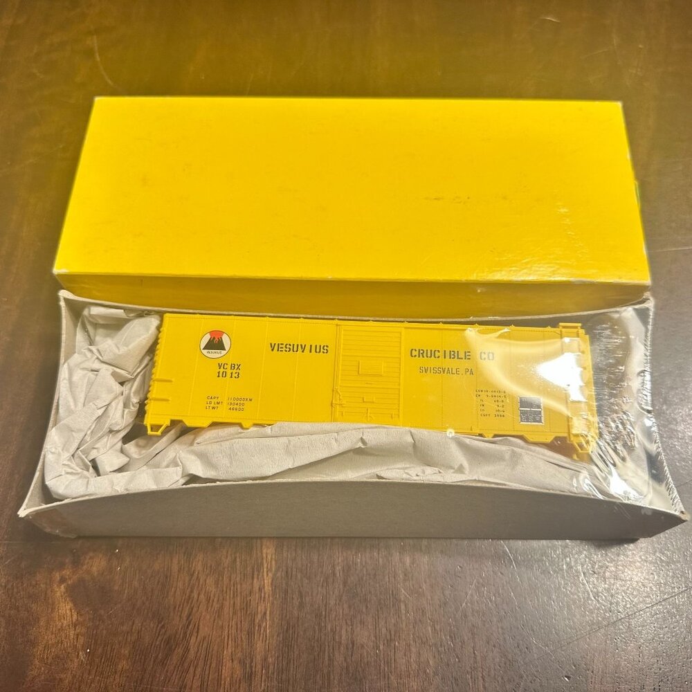 Accurail Special Edition Vesuvius Crucible Co. 1996 40 AAR Steel Box Car Model Y